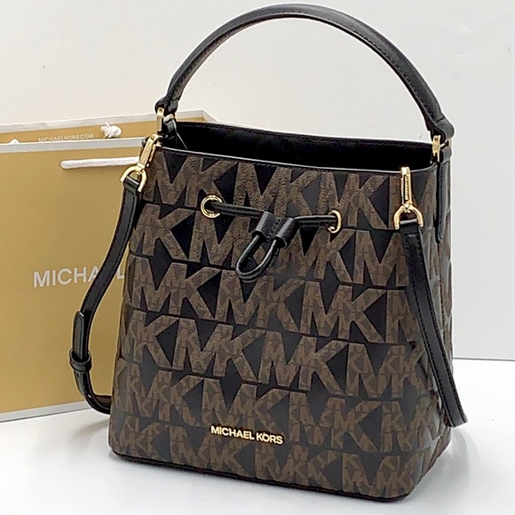 Michael Kors Handbags - MICHAEL KORS SURI MEDIUM BUCKET MESSENGER BAG BROWN/BLACK SIGNATURE